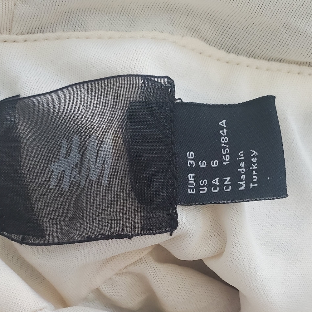 𝅺H&M Dress Black and Cream - Picture 7 of 8